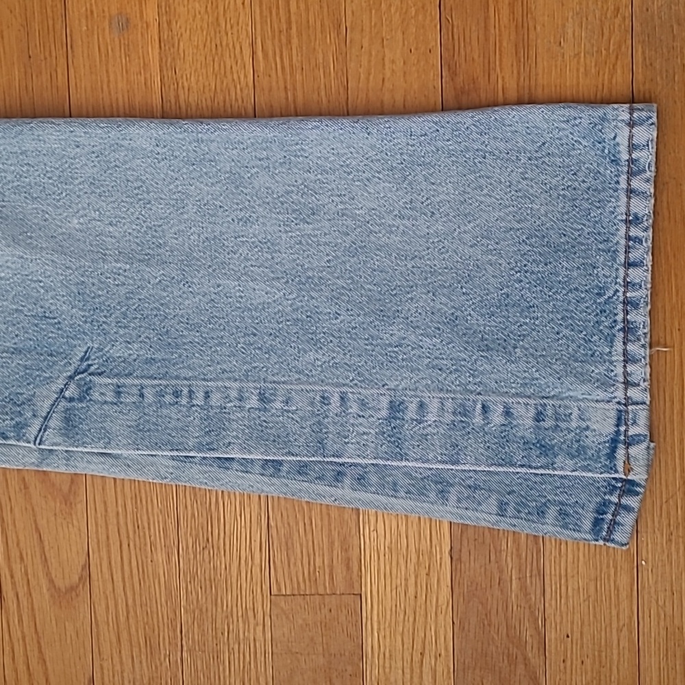 Levi's Ribcage Split Flare Jeans - Picture 8 of 9